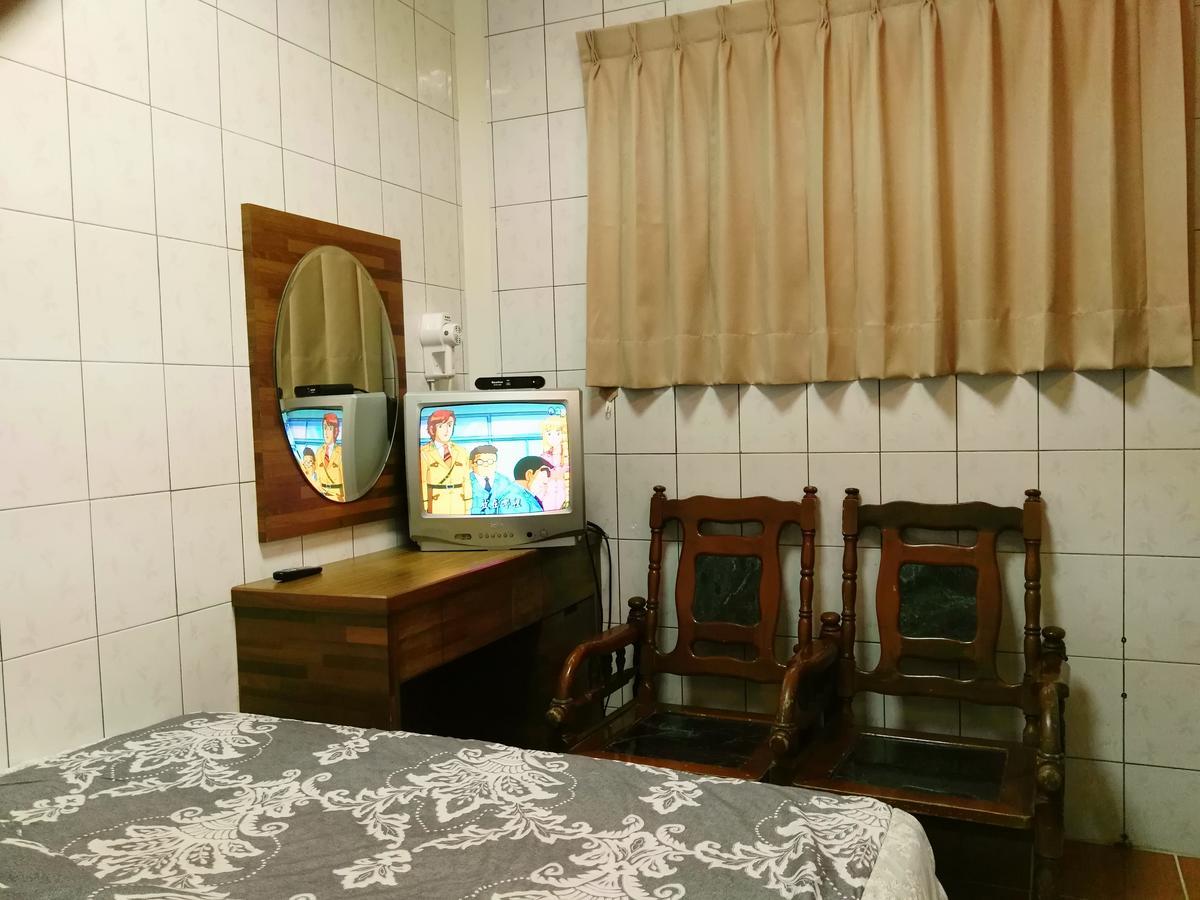 Qun Feng Hotel Fenchihu Exterior photo